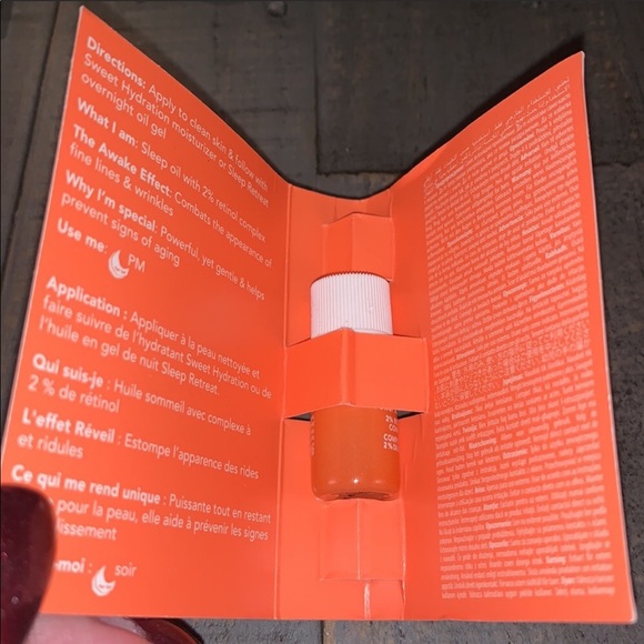 4/$15 Awake 2% retinol complex - Picture 2 of 2